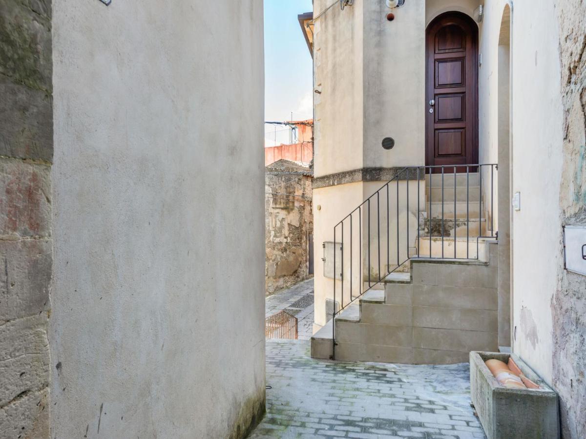 Vintage Holiday Home In Ragusa Ibla With Balcony Екстер'єр фото